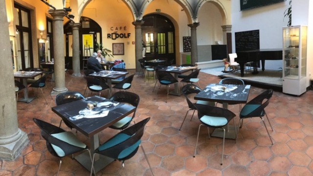 Cafe_Rudolf_01